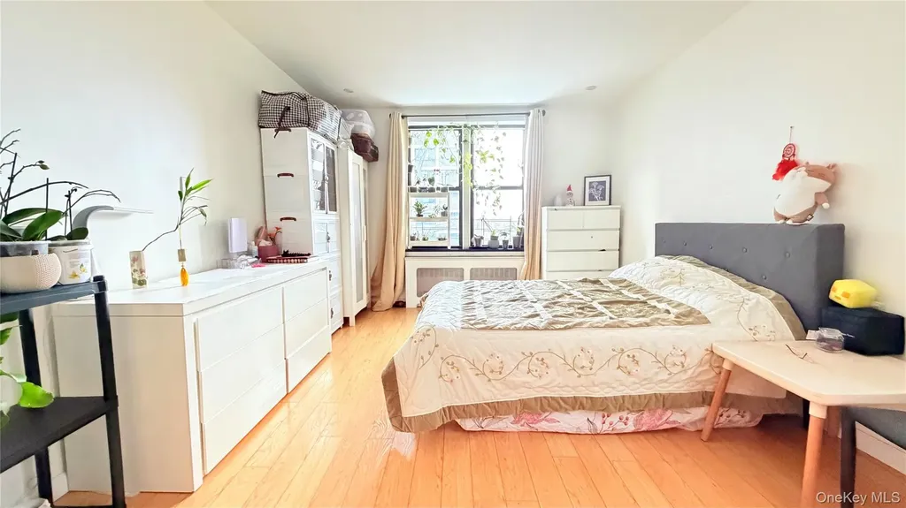 13870 Elder Avenue Flushing NY 11355