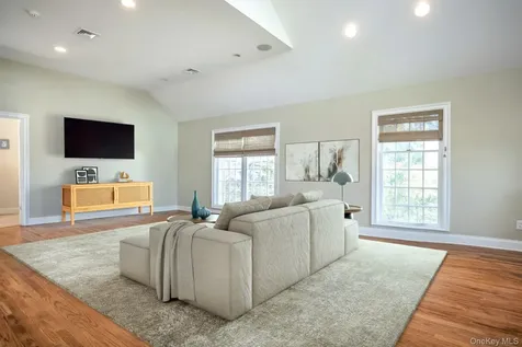 178 Hirst Road Briarcliff Manor NY 10510