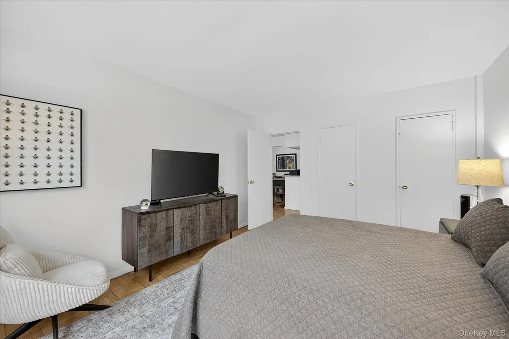 6535 Broadway Bronx NY 10471