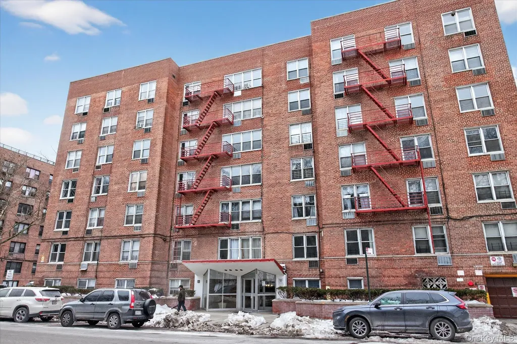 6535 Broadway Bronx NY 10471