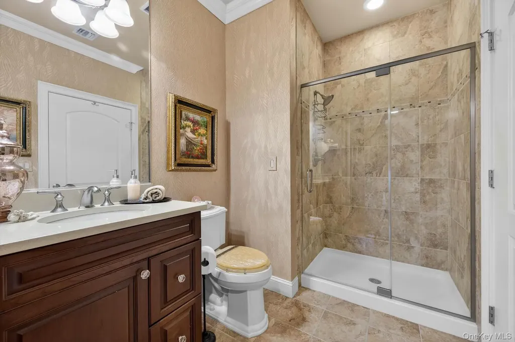 366 Roosevelt Way Westbury NY 11590