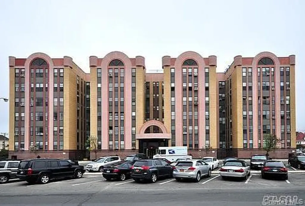 25 W Broadway Long Beach NY 11561