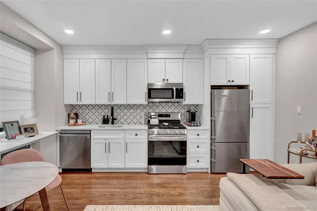 25 W Broadway Long Beach NY 11561