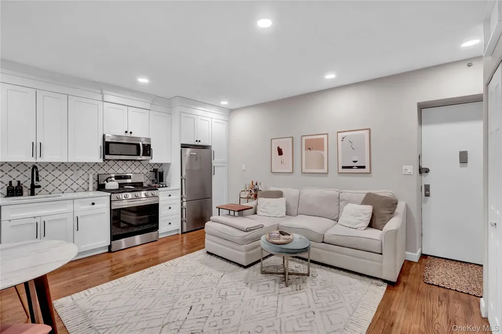25 W Broadway Long Beach NY 11561