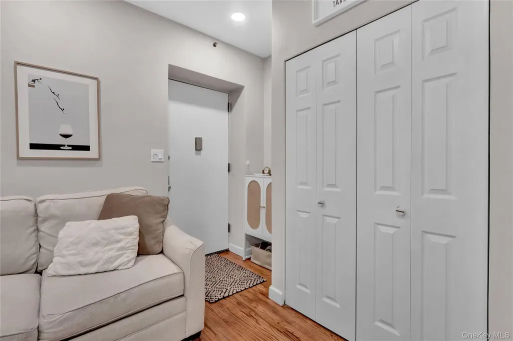 25 W Broadway Long Beach NY 11561