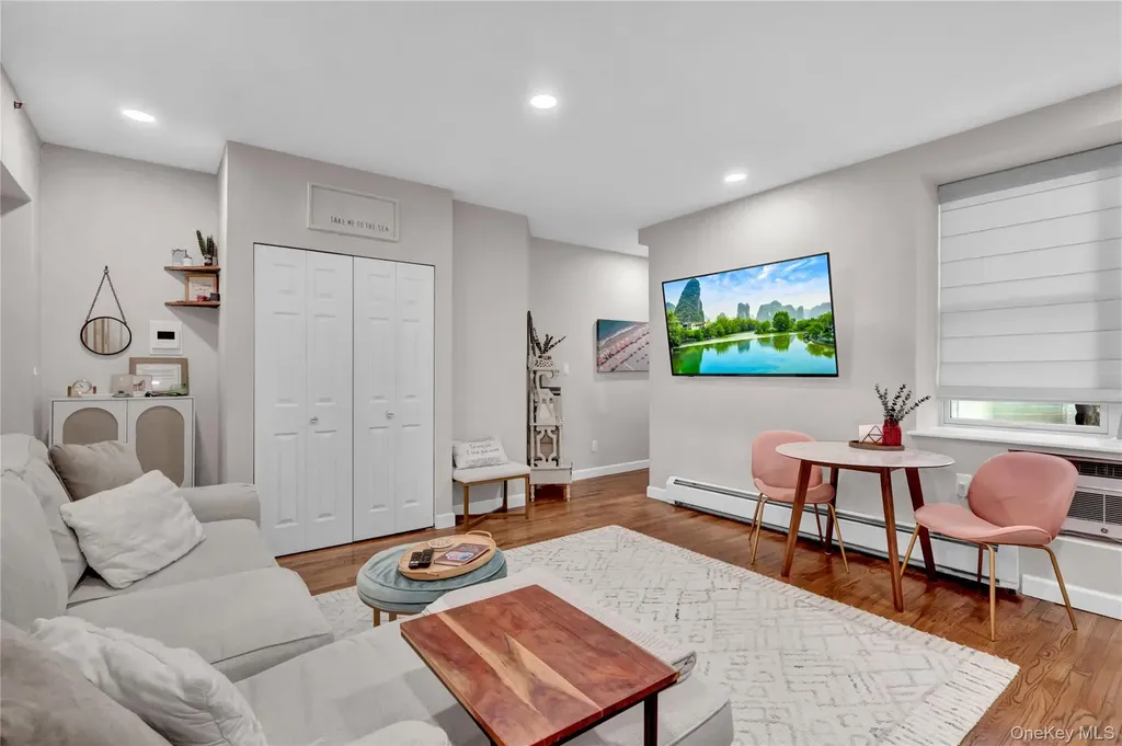 25 W Broadway Long Beach NY 11561