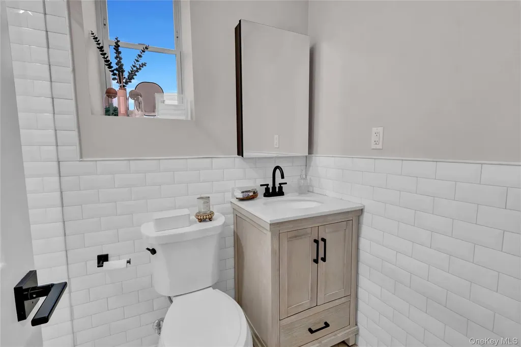 25 W Broadway Long Beach NY 11561