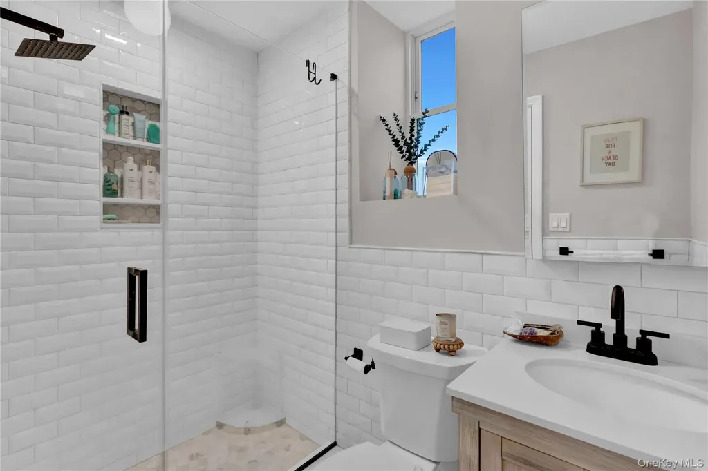 25 W Broadway Long Beach NY 11561
