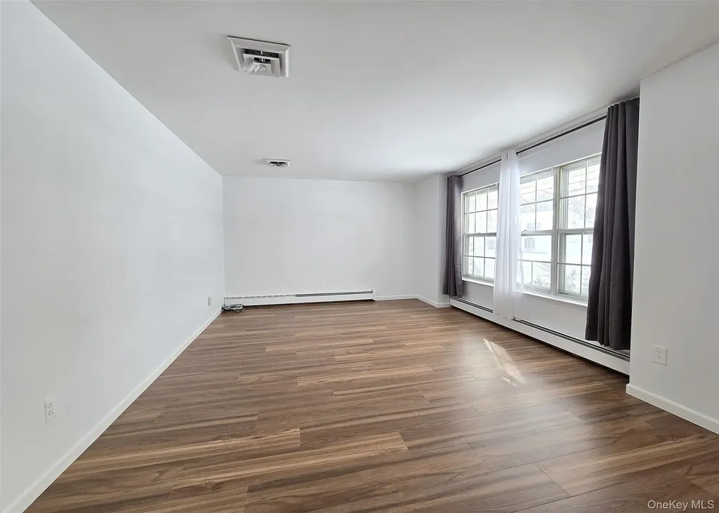 43 Fallen Leaf Road Holbrook NY 11741