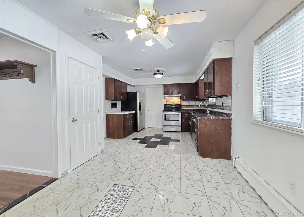 43 Fallen Leaf Road Holbrook NY 11741