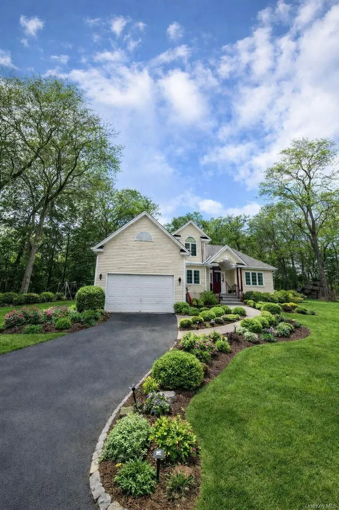535 Creek Road Poughkeepsie NY 12601