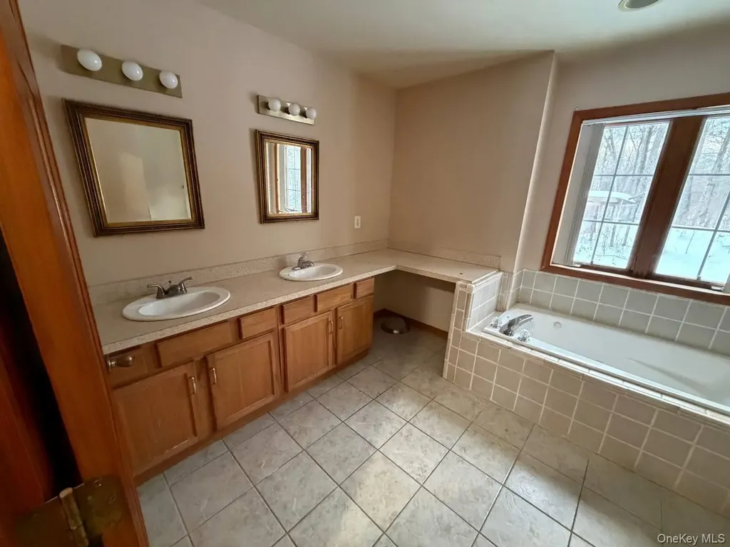535 Creek Road Poughkeepsie NY 12601