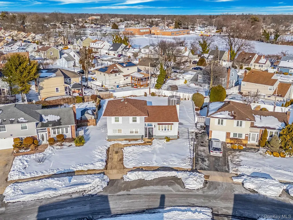 59 Ford Drive W Massapequa NY 11758