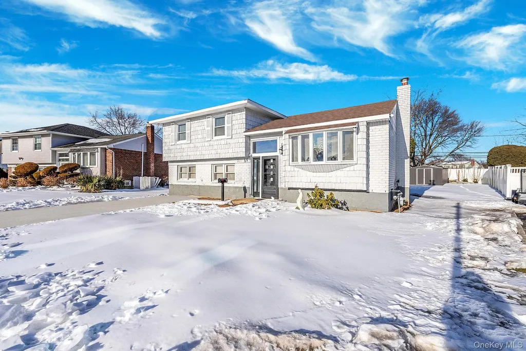 59 Ford Drive W Massapequa NY 11758