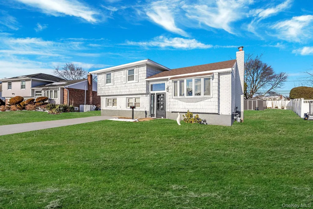 59 Ford Drive W Massapequa NY 11758