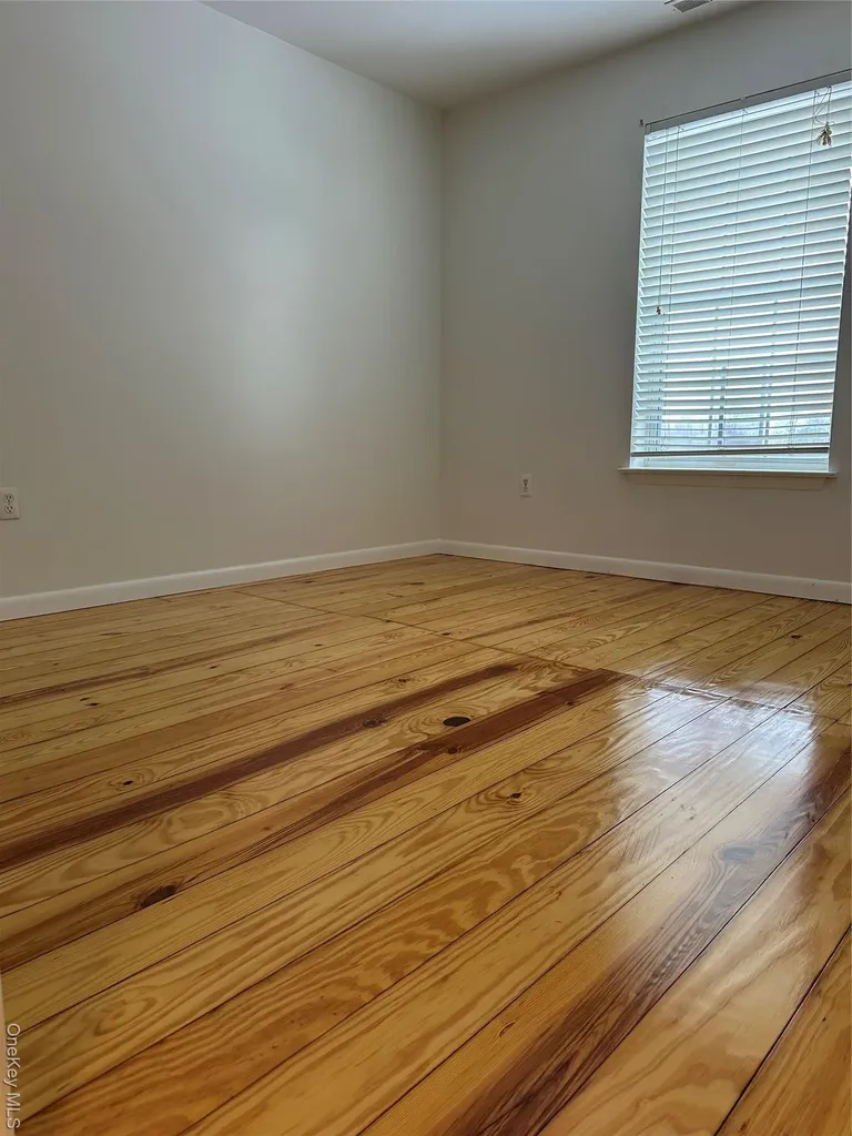 4 Marian Court Warwick NY 10990