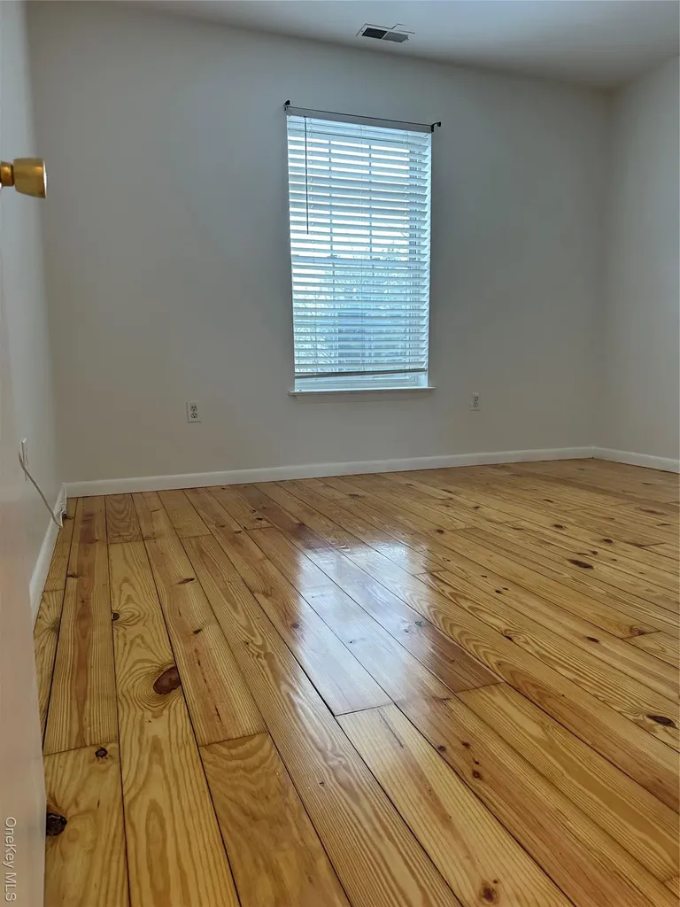 4 Marian Court Warwick NY 10990