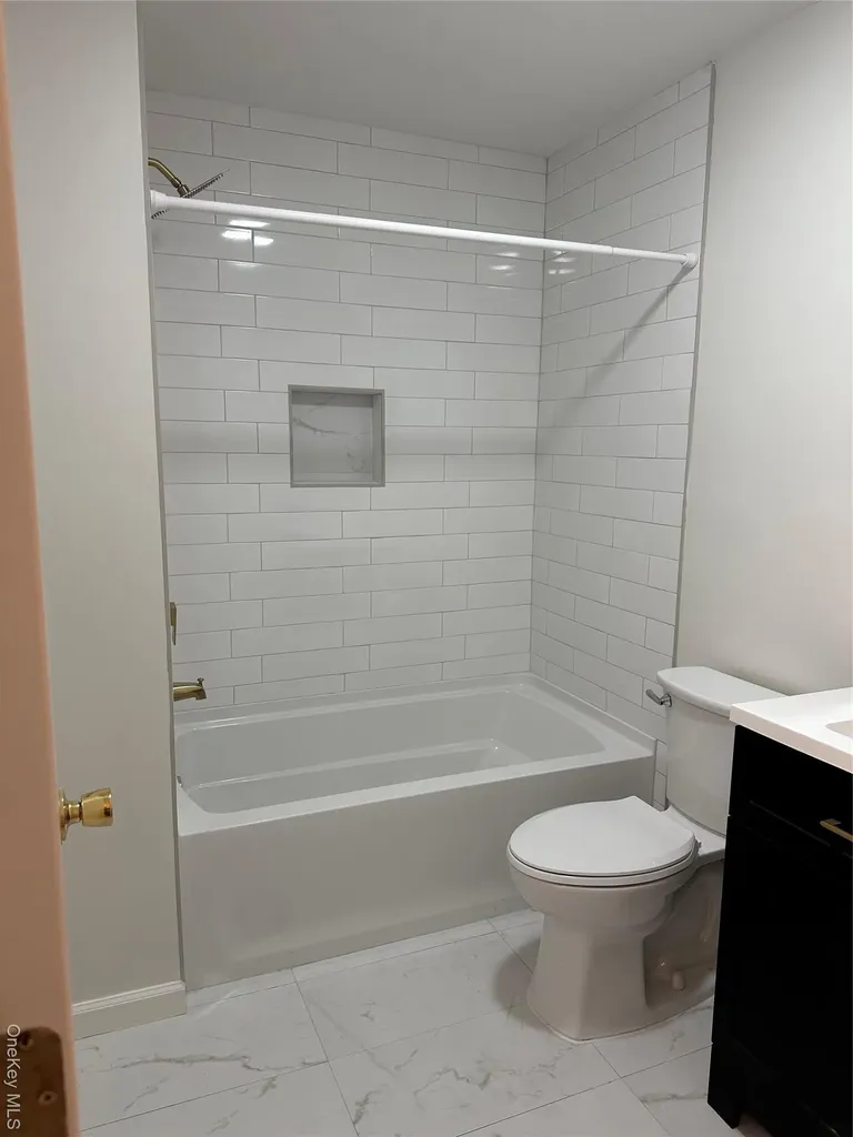 4 Marian Court Warwick NY 10990