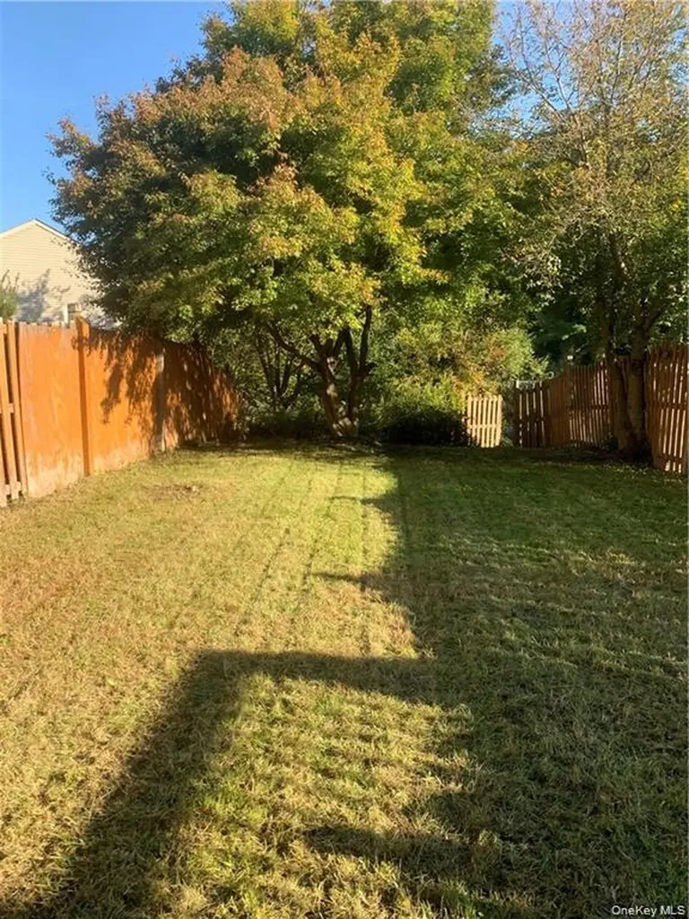 4 Marian Court Warwick NY 10990