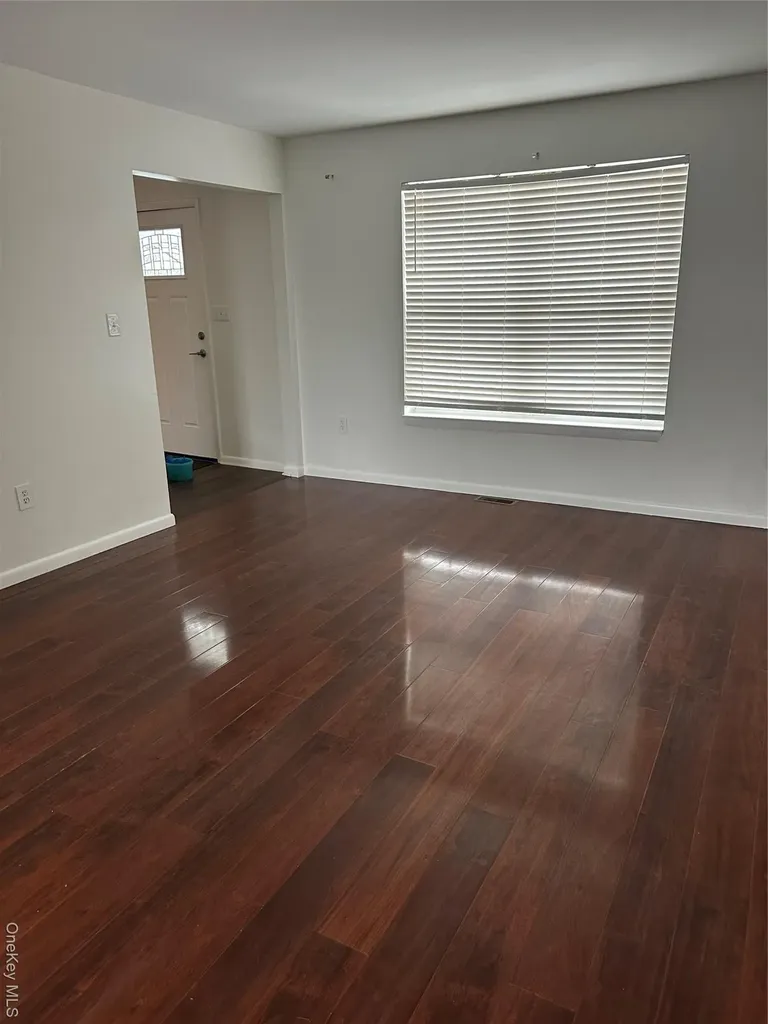 4 Marian Court Warwick NY 10990