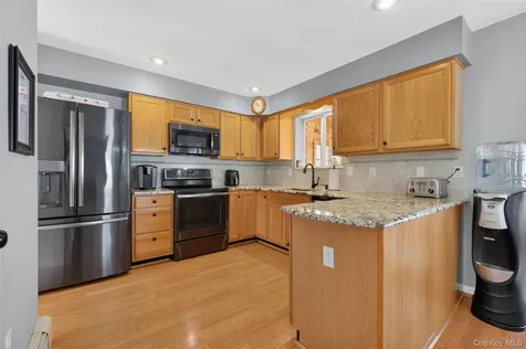68 Blackberry Way Hopewell Junction NY 12533