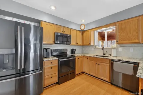 68 Blackberry Way Hopewell Junction NY 12533