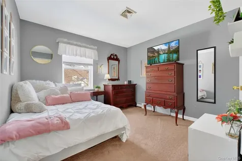 68 Blackberry Way Hopewell Junction NY 12533