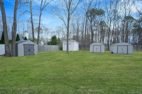 22 Jerusalem Hollow Road Manorville NY 11949