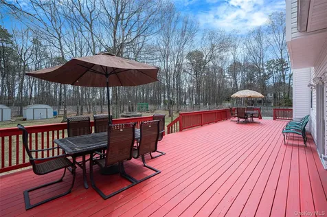 22 Jerusalem Hollow Road Manorville NY 11949