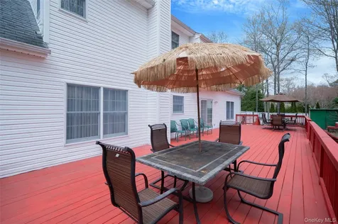 22 Jerusalem Hollow Road Manorville NY 11949