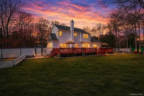 22 Jerusalem Hollow Road Manorville NY 11949