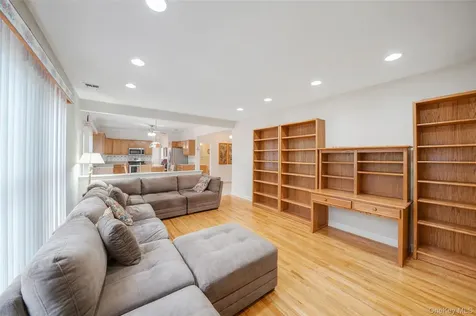 22 Jerusalem Hollow Road Manorville NY 11949