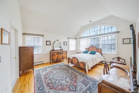 22 Jerusalem Hollow Road Manorville NY 11949