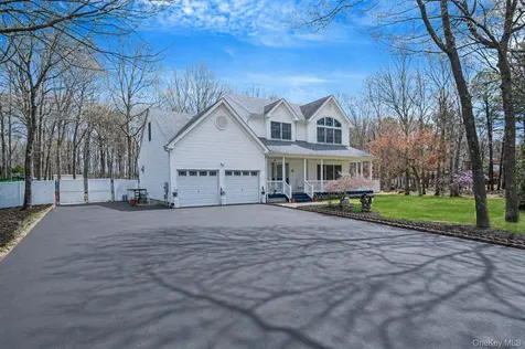 22 Jerusalem Hollow Road Manorville NY 11949