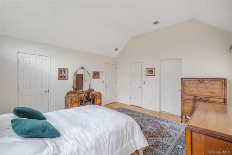 22 Jerusalem Hollow Road Manorville NY 11949