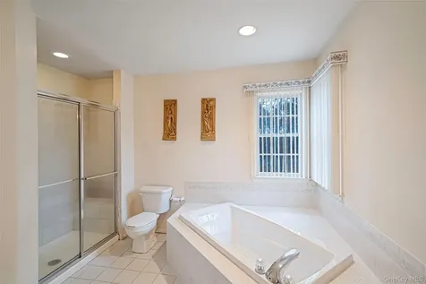 22 Jerusalem Hollow Road Manorville NY 11949