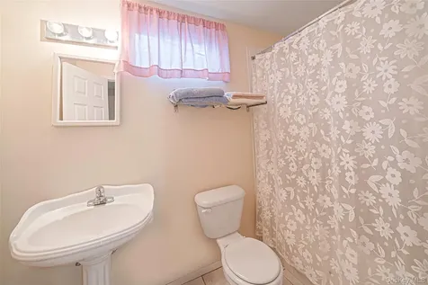 22 Jerusalem Hollow Road Manorville NY 11949