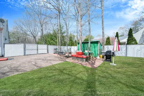 22 Jerusalem Hollow Road Manorville NY 11949