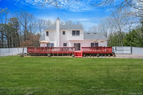 22 Jerusalem Hollow Road Manorville NY 11949