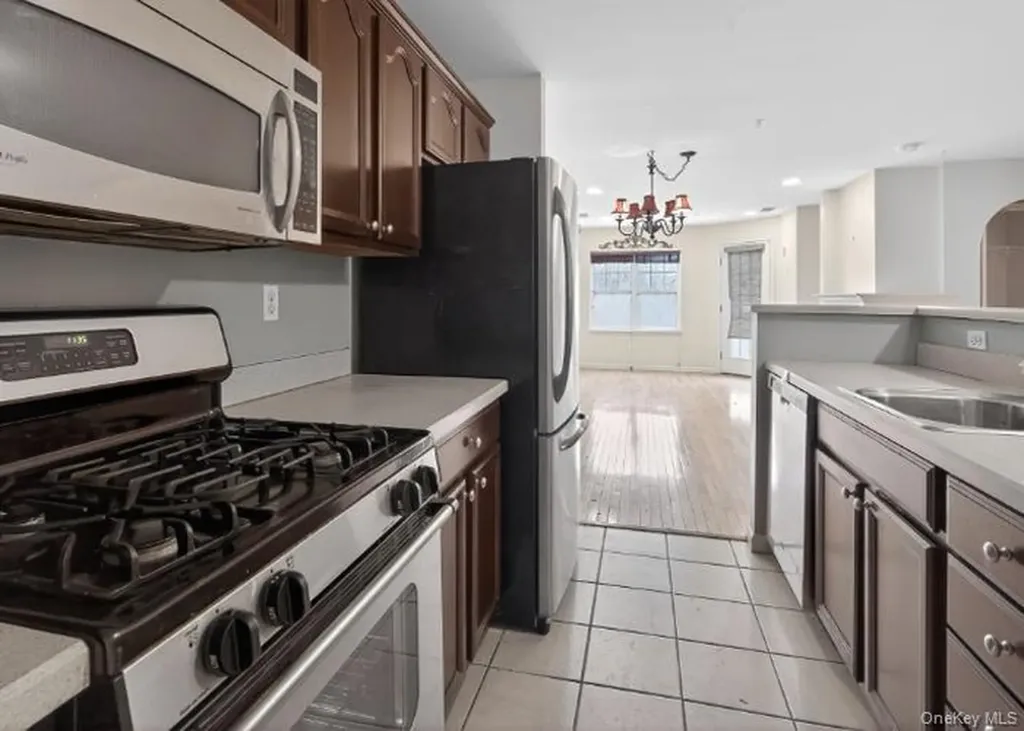 414 Highridge Court Peekskill NY 10566