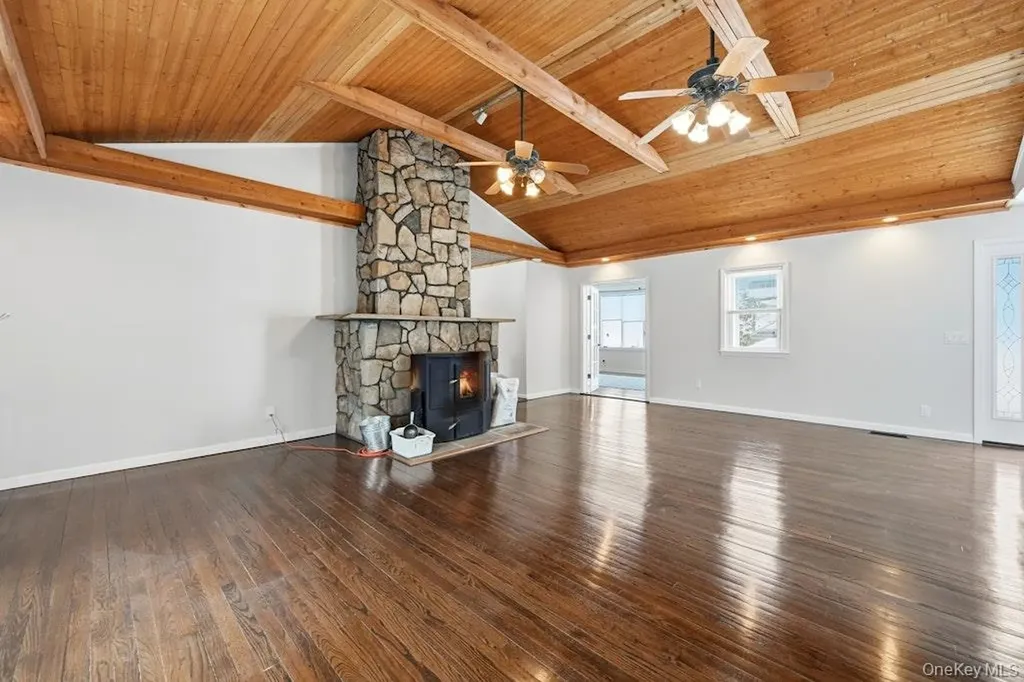 63 Lakeside Trail Ridge NY 11961