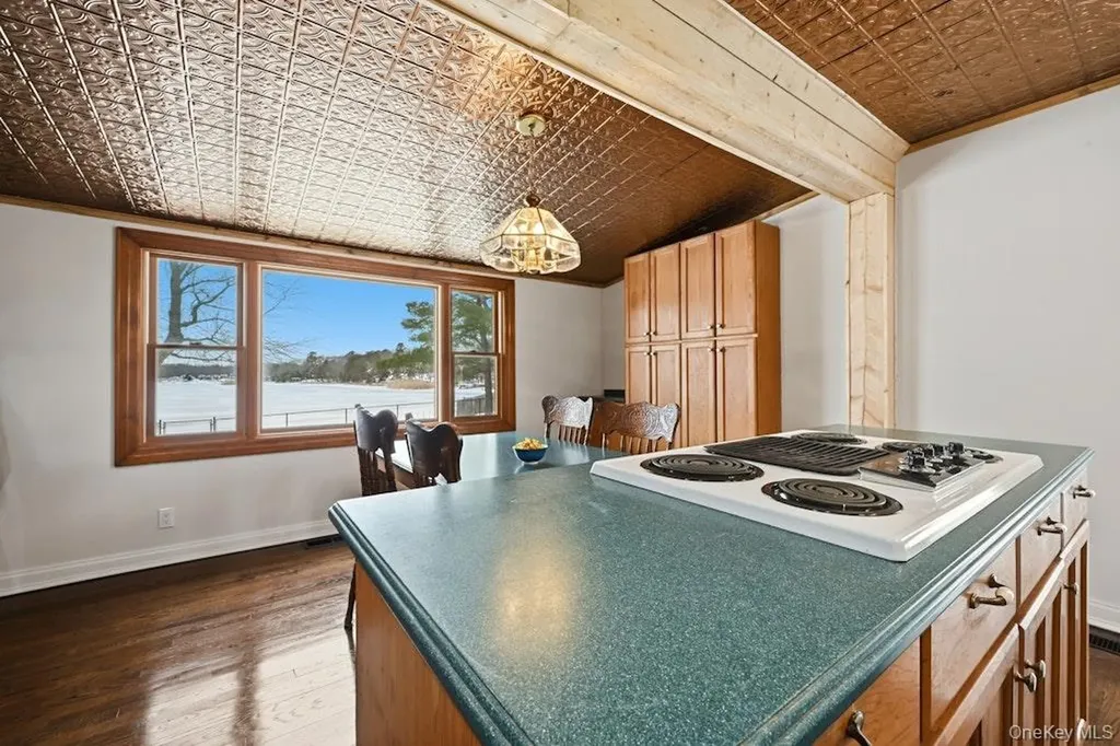 63 Lakeside Trail Ridge NY 11961
