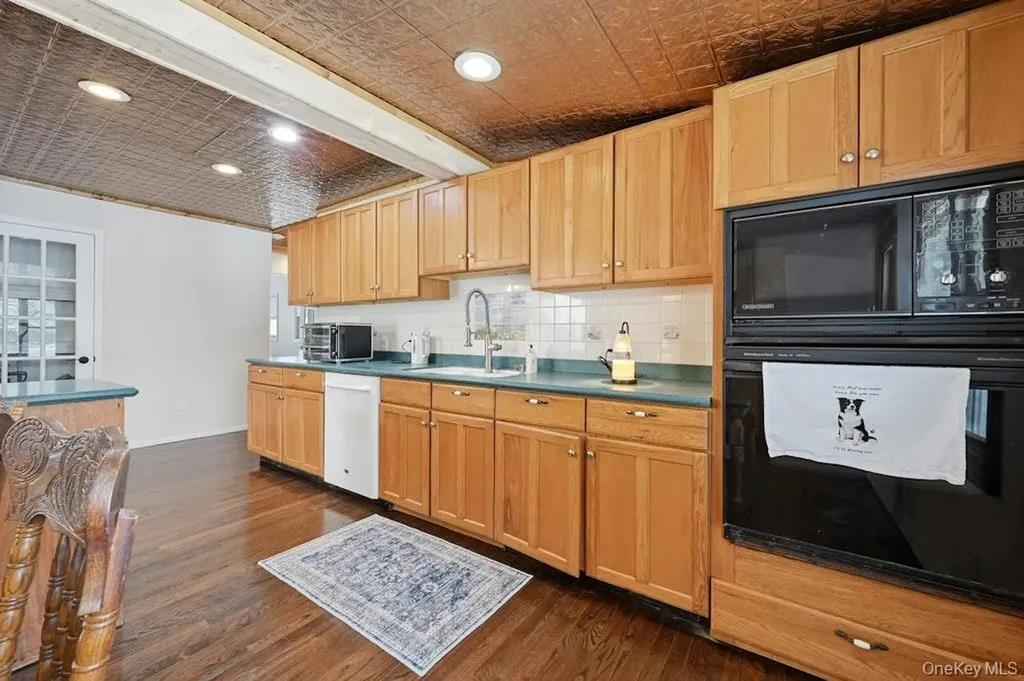63 Lakeside Trail Ridge NY 11961