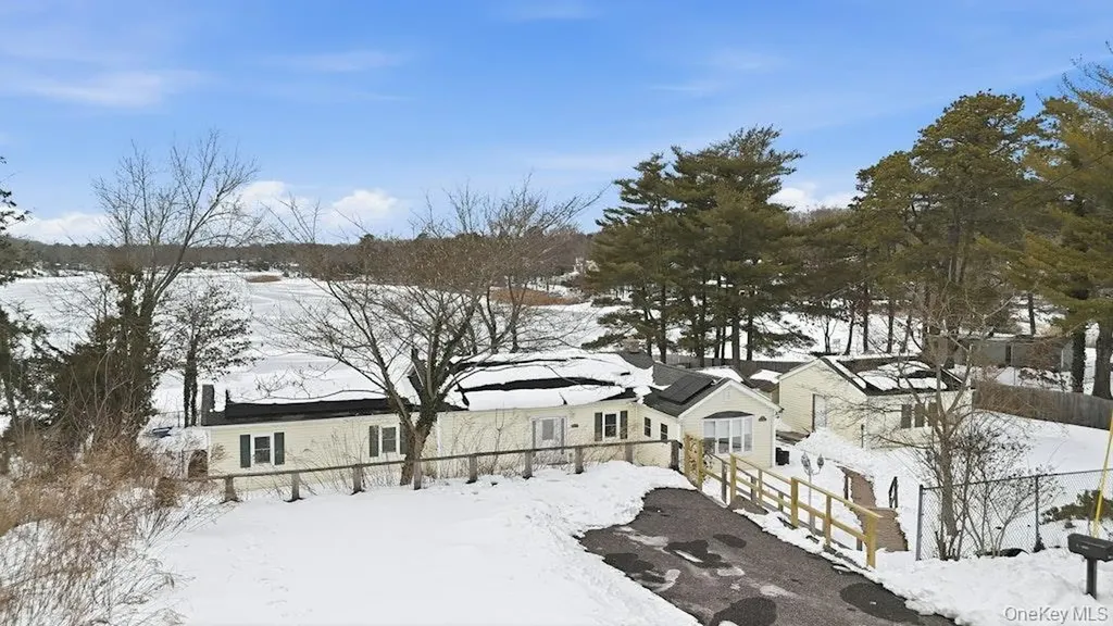 63 Lakeside Trail Ridge NY 11961