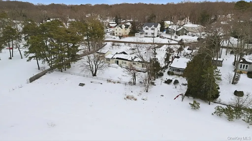 63 Lakeside Trail Ridge NY 11961