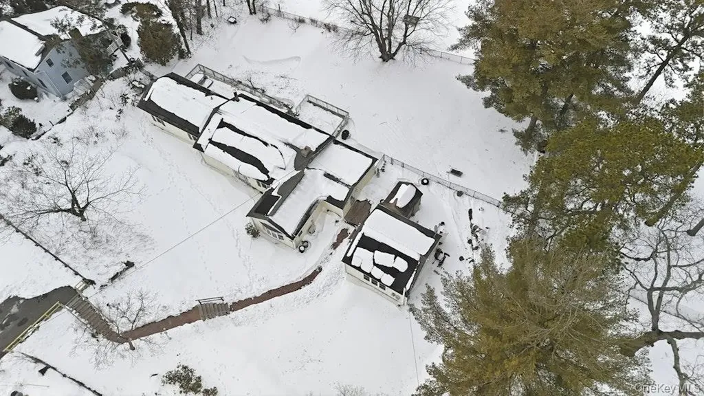 63 Lakeside Trail Ridge NY 11961