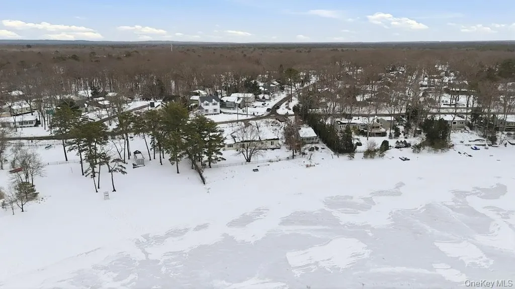 63 Lakeside Trail Ridge NY 11961