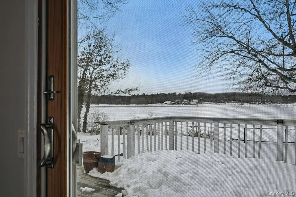 63 Lakeside Trail Ridge NY 11961
