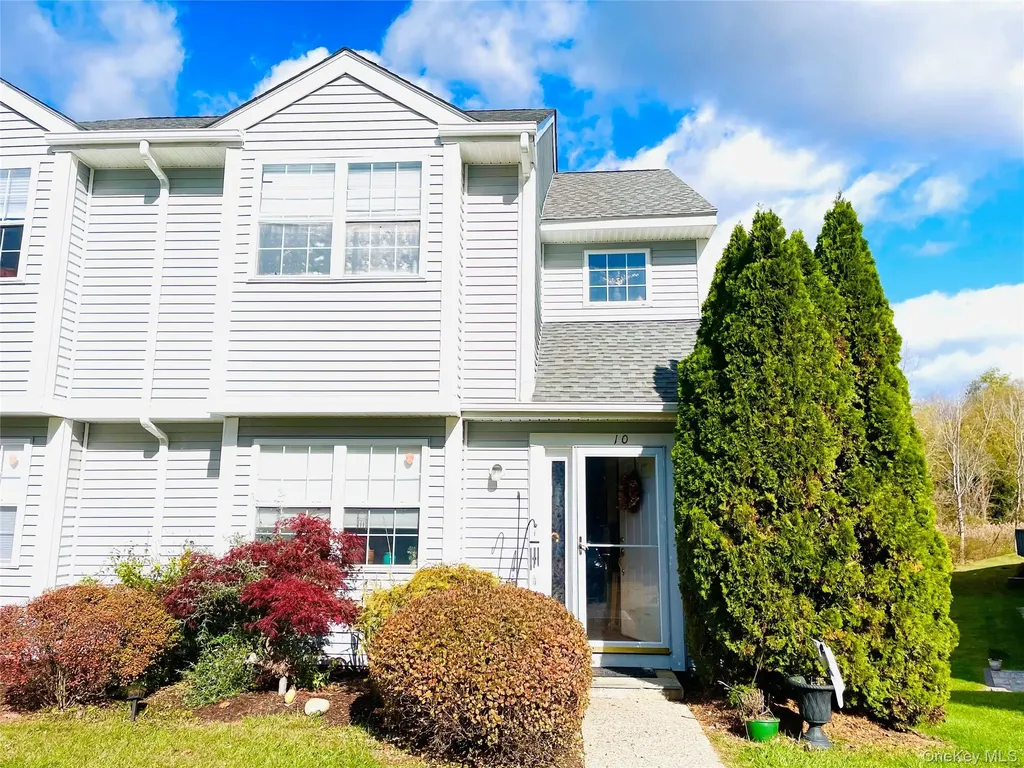 10 Timberline Trail Pawling NY 12564
