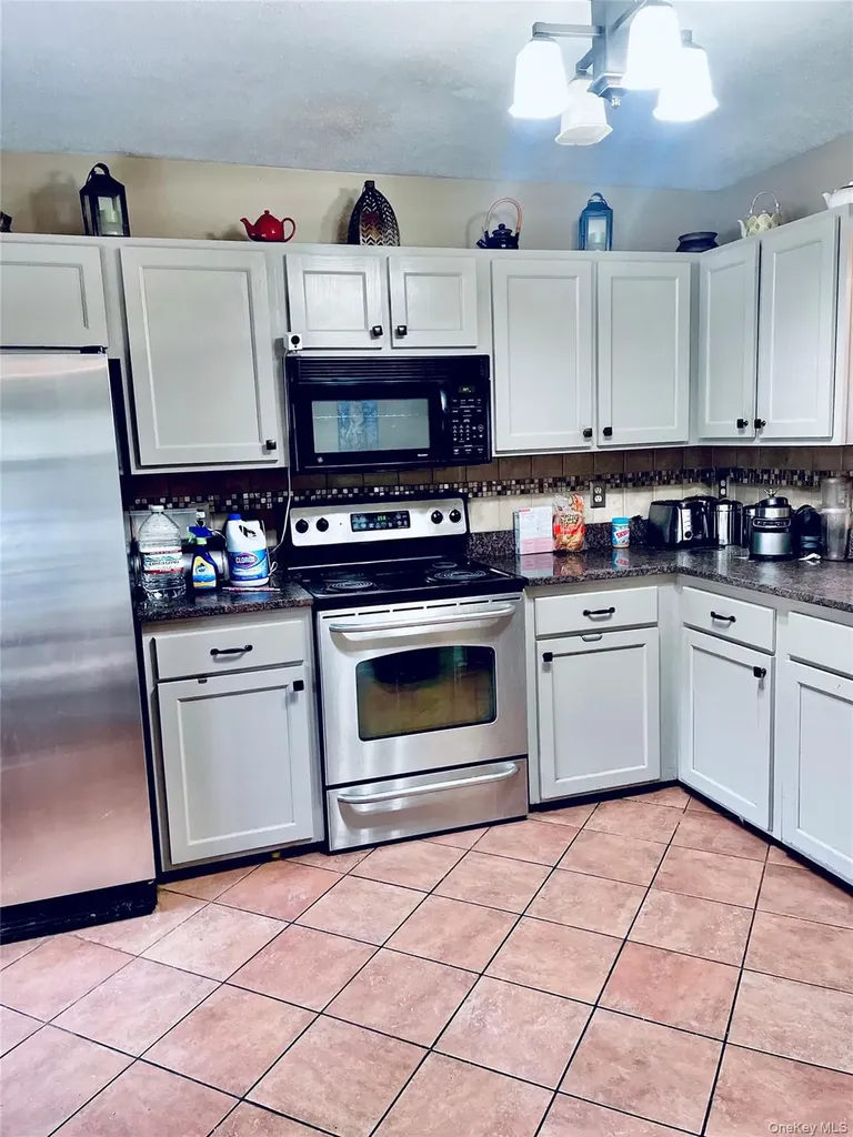 10 Timberline Trail Pawling NY 12564